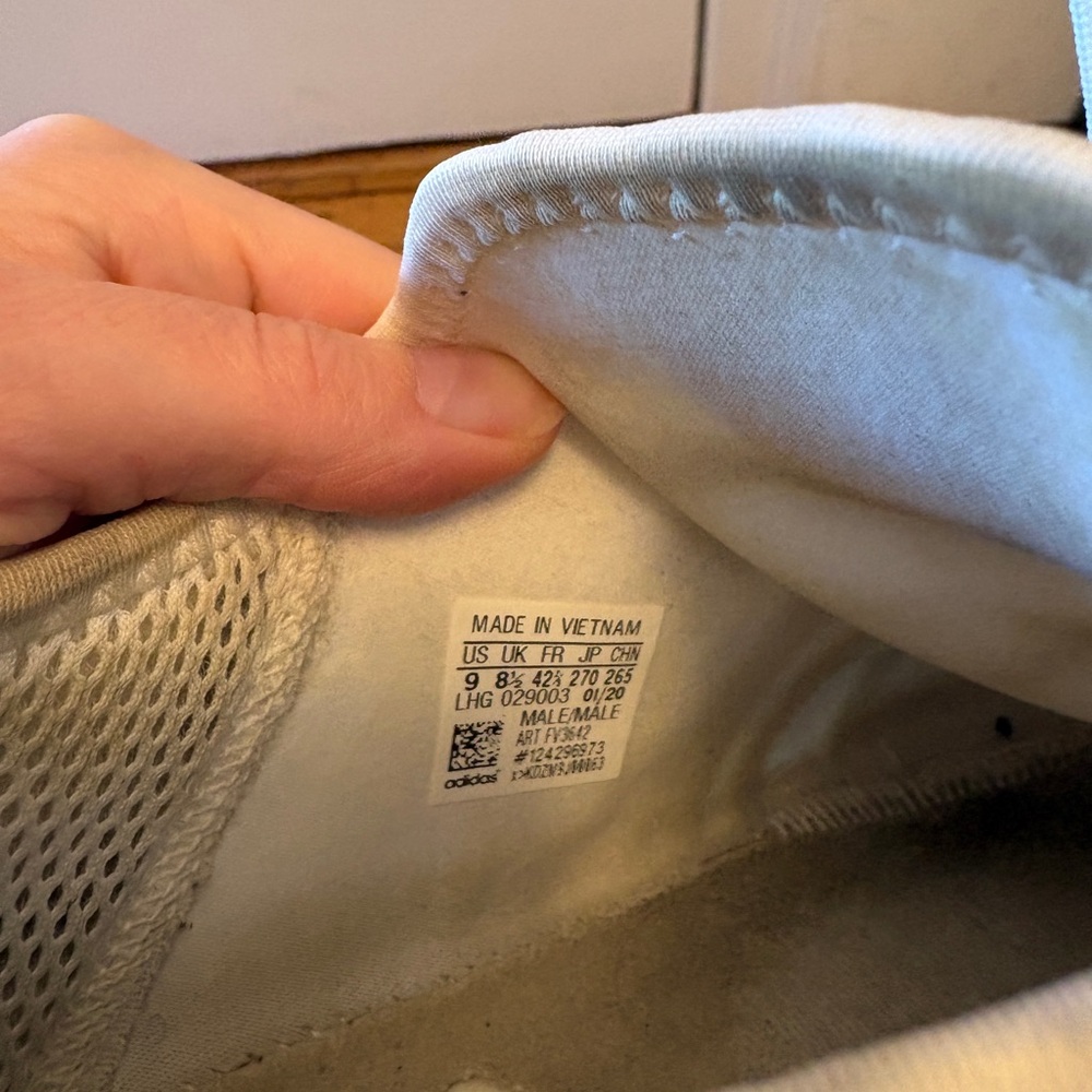 Adidas NMD R1 Shoes - Picture 8 of 8